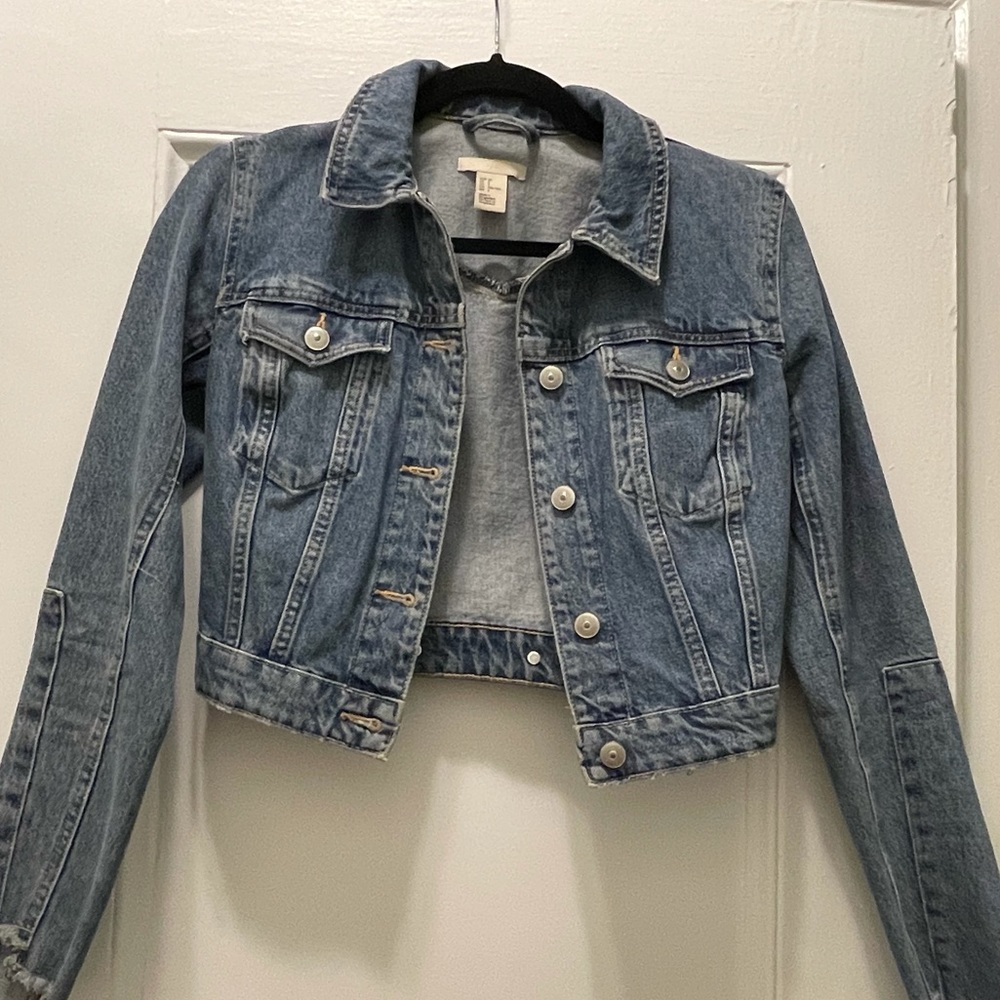 H&M cropped fitted denim jacket